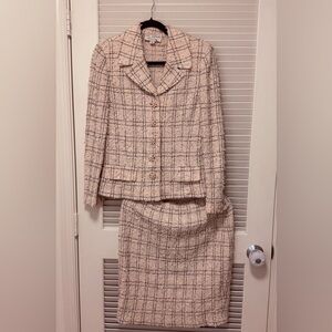St. John by Marie Gray Pink Tweed Jacket and Skirt Set Sz 10.